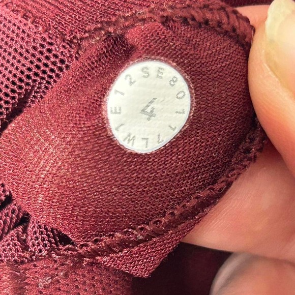 Lululemon Power Y Tank WITH PADS Maroon size 4 - Picture 3 of 3